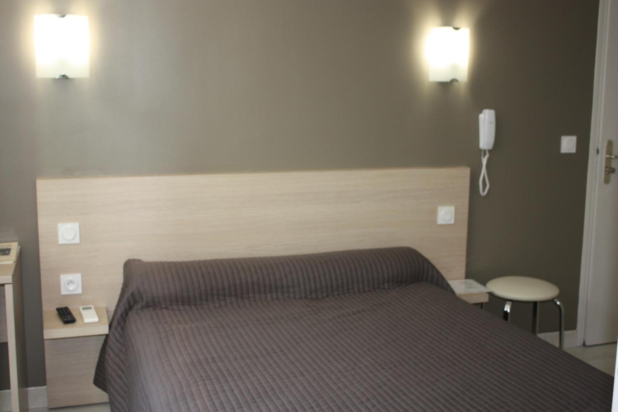 Logis Hotel Restaurant Le Flamant Rose Camargue Albaron Екстер'єр фото