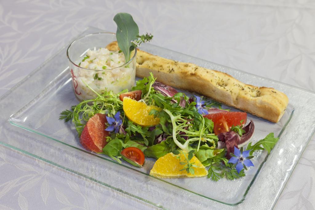Logis Hotel Restaurant Le Flamant Rose Camargue Albaron Екстер'єр фото