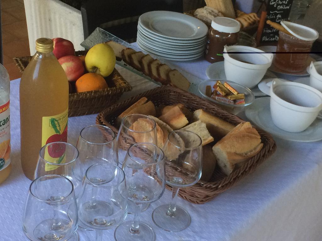 Logis Hotel Restaurant Le Flamant Rose Camargue Albaron Екстер'єр фото